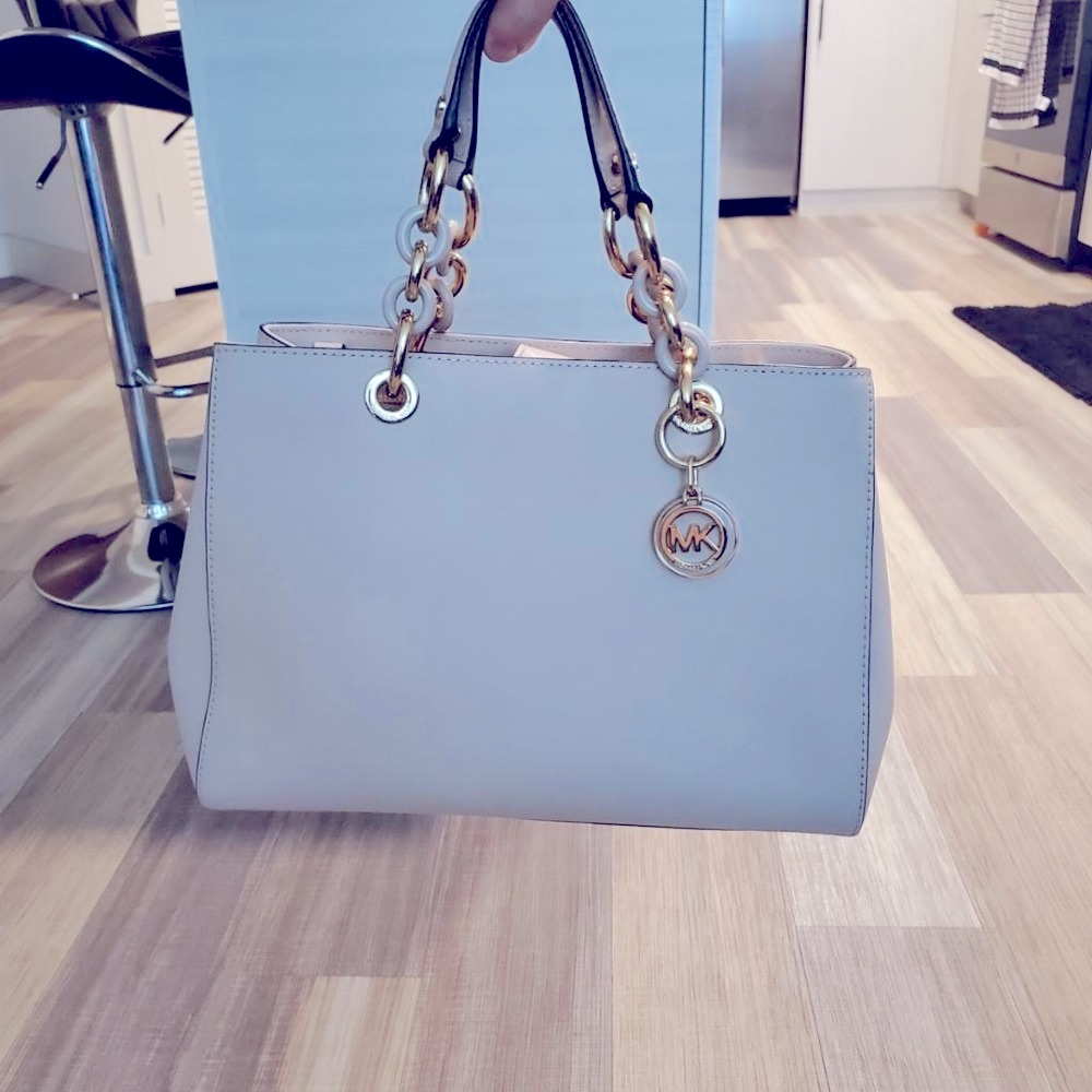 MK purse - Picture 2 of 2